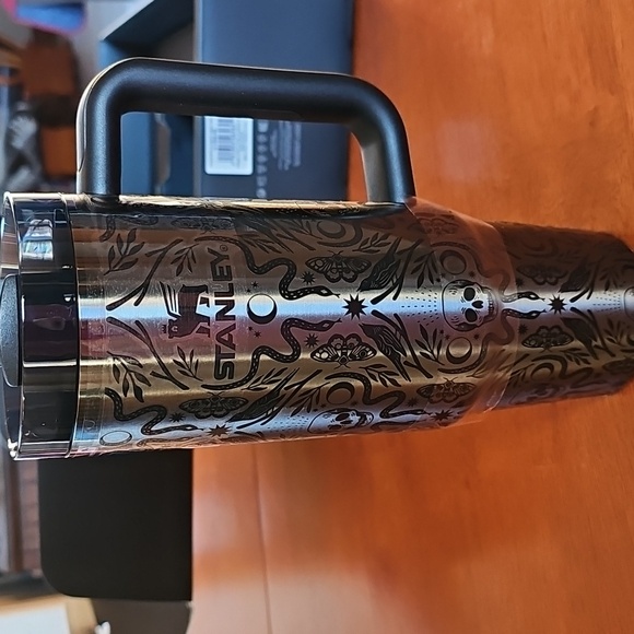 Stanley 30 oz Deadly Damask Quencher 2.0 Flowstate Tumbler - Picture 3 of 8